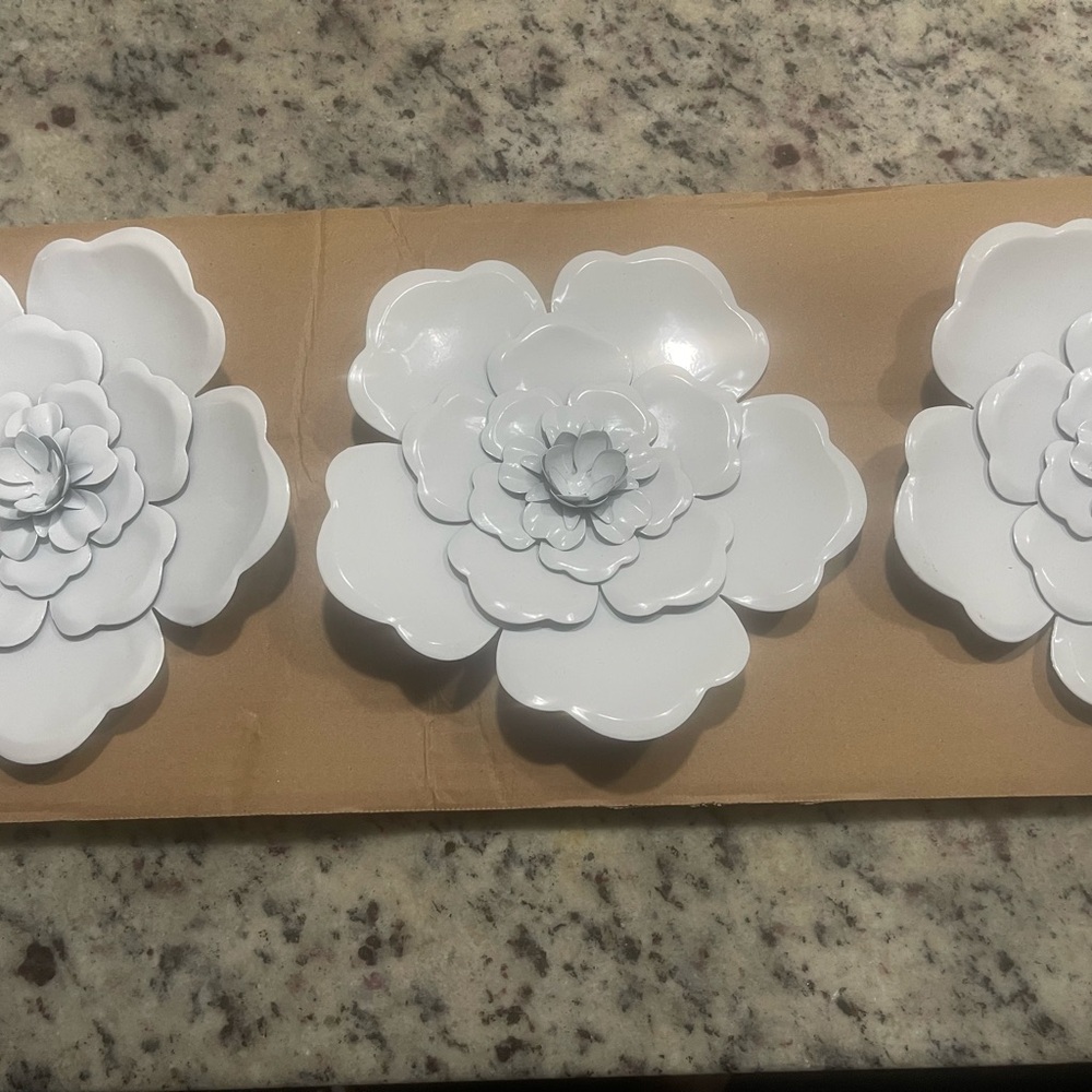 Flower wall decor - Picture 2 of 3